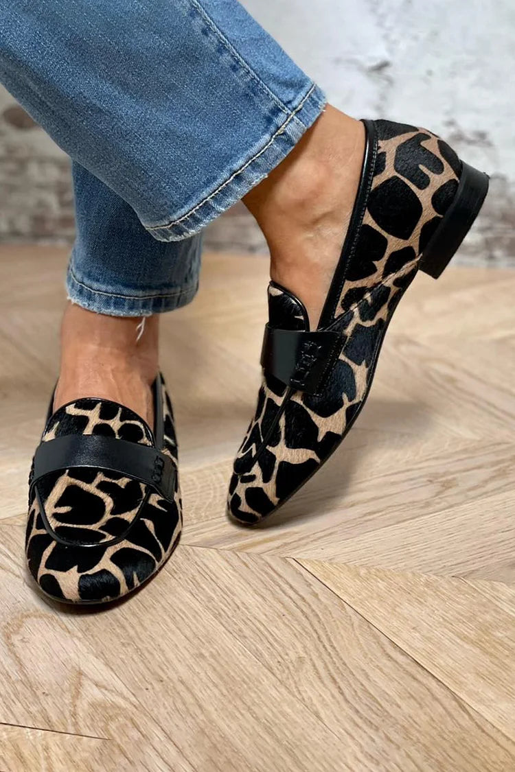 Kamellia | Przytulne i stylowe loafersy z motywem krowim