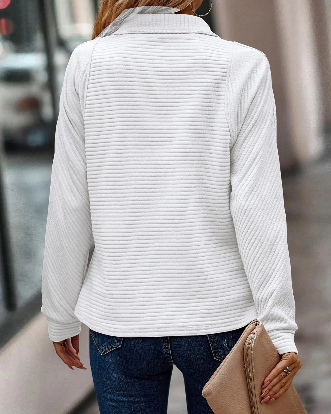 Ariana | Elegancki sweter z dekoltem w serek